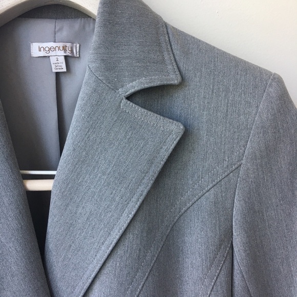 Judith & Charles - Timeless Gray Blazer w/ Stretch - Picture 3 of 8